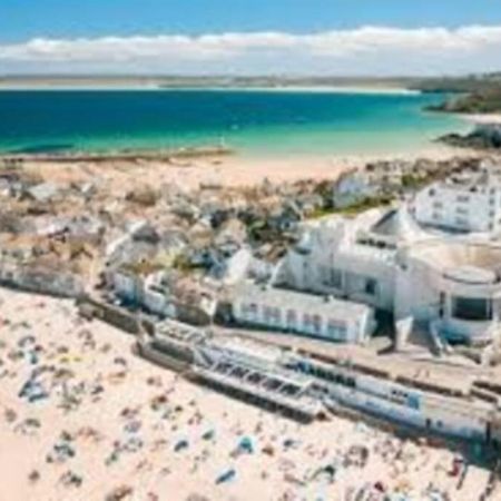 St Ives Apartment Private Parking With Garden 10 Minute Walk Into Town And Beach 外观 照片