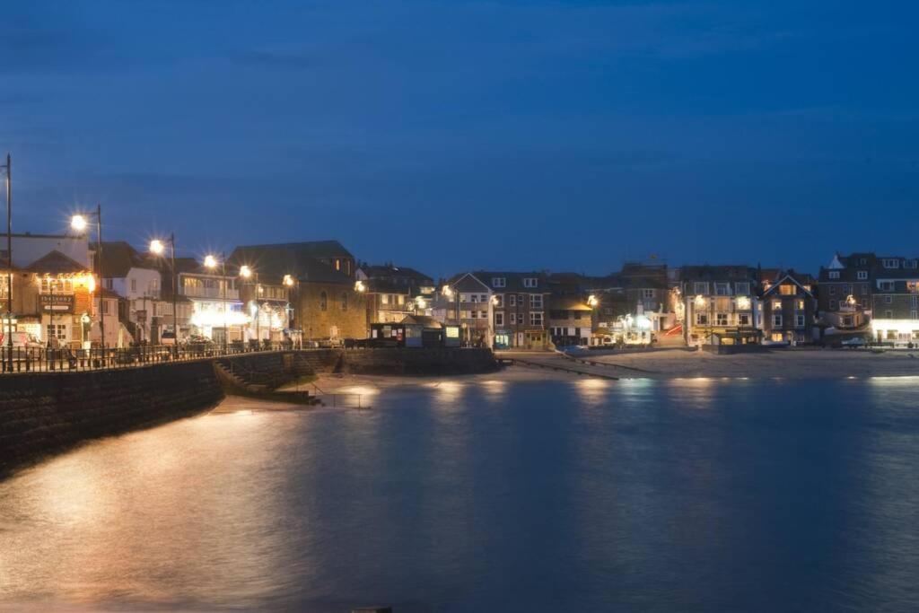 St Ives Apartment Private Parking With Garden 10 Minute Walk Into Town And Beach 外观 照片